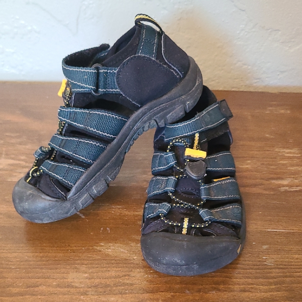 KEEN Kids Outdoor Sandal: Green- Kids 13